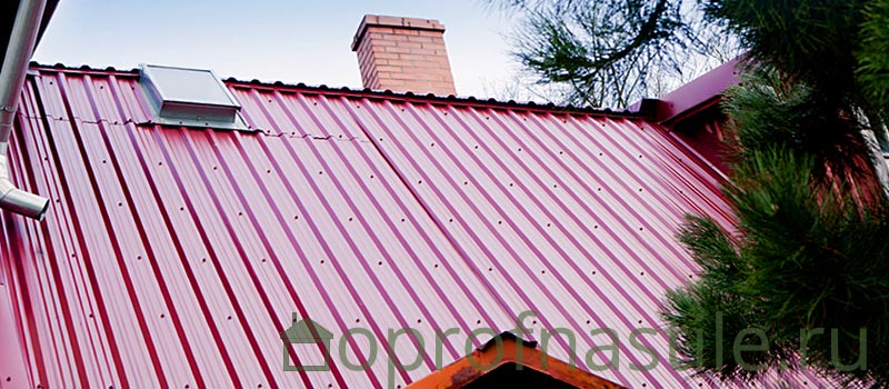 Профнастил с полимерным покрытием на крыше